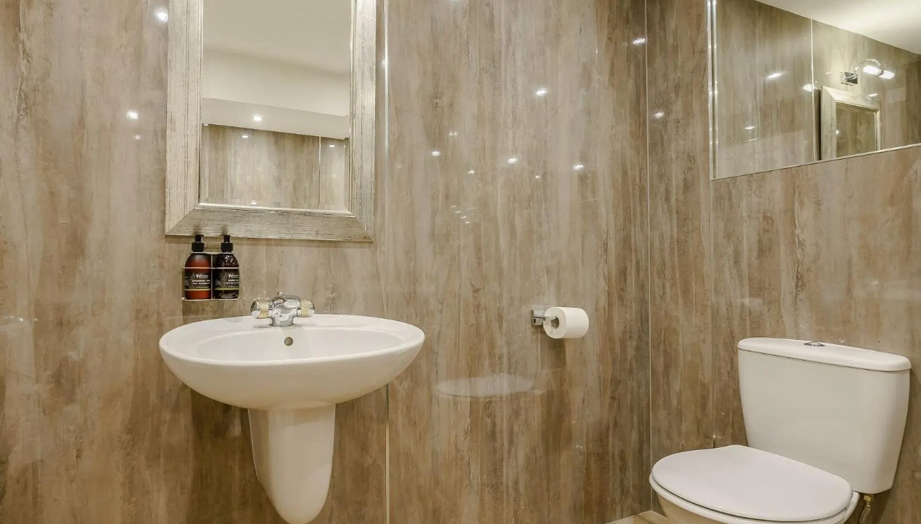 Holiday home 6 Bed In St Andrews 89572 Villa Leuchars